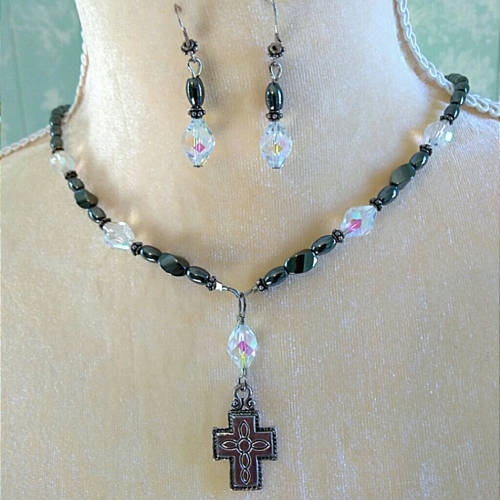 Silver & Swarovski Crystals Magnetic NECKLACE